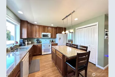 3710 W 7th Street, Anacortes, WA 98221 - Photo 7