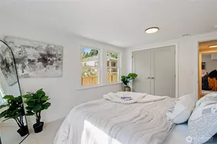 1710 NE 104th St, Seattle, WA 98125 - Photo 27