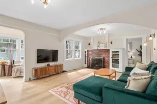 9701 Roosevelt Way NE, Seattle, WA 98115 - Photo 5