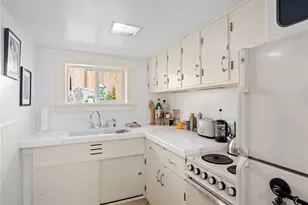 9701 Roosevelt Way NE, Seattle, WA 98115 - Photo 19