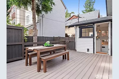 9701 Roosevelt Way NE, Seattle, WA 98115 - Photo 25