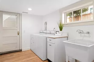 9701 Roosevelt Way NE, Seattle, WA 98115 - Photo 17