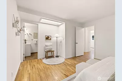 12570 SE 70th Street, Newcastle, WA 98056 - Photo 17