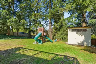 12570 SE 70th St, Newcastle, WA 98056 - Photo 37