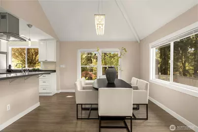 14325 SE 63rd Street, Bellevue, WA 98006 - Photo 9