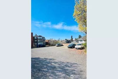 315 12th Avenue E, Seattle, WA 98102 - Photo 9