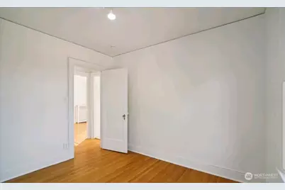 315 12th Avenue E, Seattle, WA 98102 - Photo 13