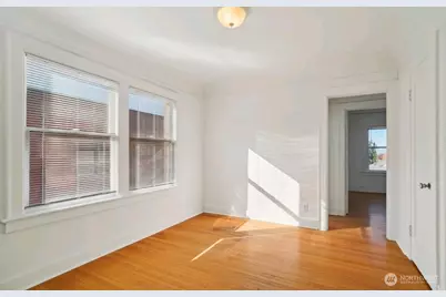 315 12th Avenue E, Seattle, WA 98102 - Photo 15