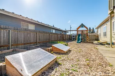 625 E Hazel Avenue, Burlington, WA 98233 - Photo 33