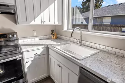 625 E Hazel Avenue, Burlington, WA 98233 - Photo 11