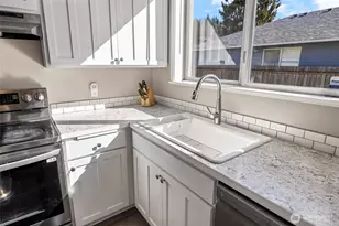 625 E Hazel Ave, Burlington, WA 98233 - Photo 11