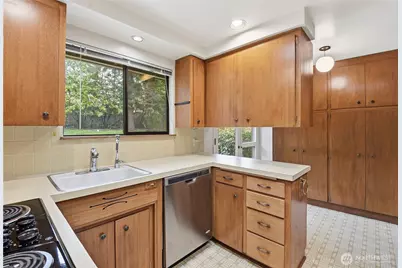 16020 Lake Hills Boulevard, Bellevue, WA 98008 - Photo 7