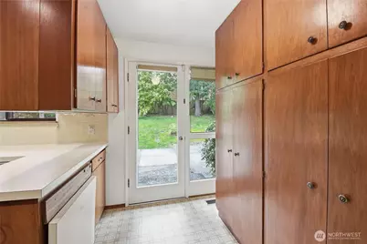 16020 Lake Hills Boulevard, Bellevue, WA 98008 - Photo 9