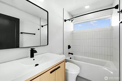 8451 18th Avenue SW, Seattle, WA 98106 - Photo 29