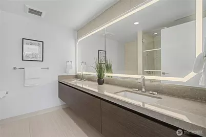 188 Bellevue Way NE #312, Bellevue, WA 98004 - Photo 17