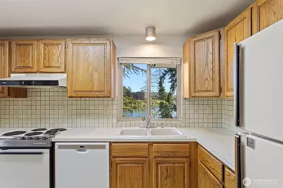 322 N 134th St #406, Seattle, WA 98133 - Photo 11