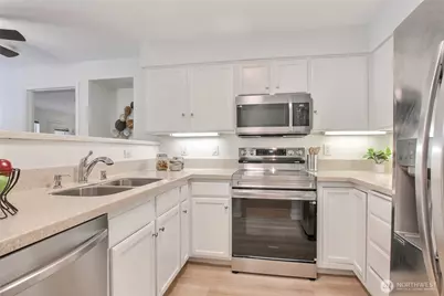 4133 224th Lane SE #202, Issaquah, WA 98029 - Photo 5