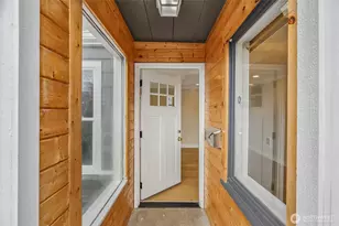 102 S 56th St, Tacoma, WA 98408 - Photo 7