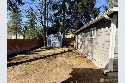 11837 32nd Avenue NE, Seattle, WA 98125 - Photo 21