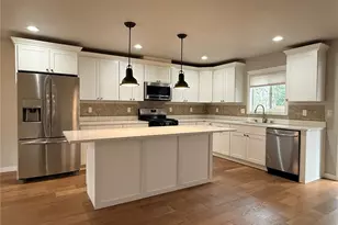 11837 32nd Ave NE, Seattle, WA 98125 - Photo 3