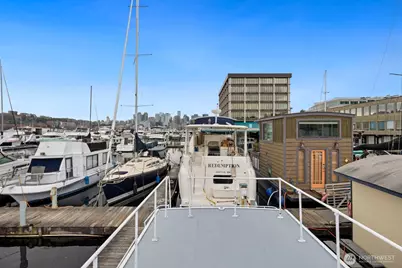 1818 Westlake Avenue N #D22, Seattle, WA 98109 - Photo 17