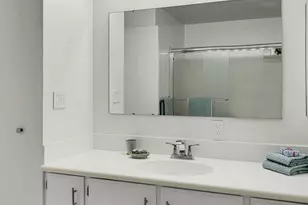 912 3rd Ave W, Seattle, WA 98119 - Photo 17