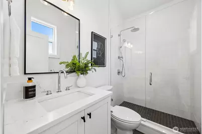 7502 32nd Avenue NE #A, Seattle, WA 98115 - Photo 21