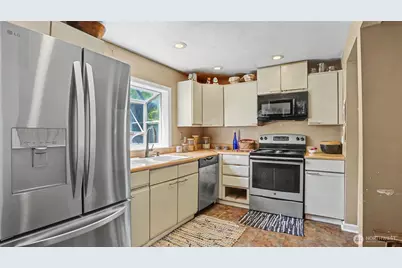 8650 10th Avenue SW, Seattle, WA 98106 - Photo 11