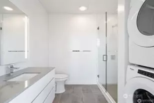 10232 NE 10th St, Bellevue, WA 98004 - Photo 15