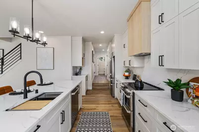 9434 Olson Place SW, Seattle, WA 98106 - Photo 17