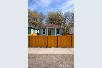 7537 S Dillard Avenue, Concrete, WA 98237 - Photo 1