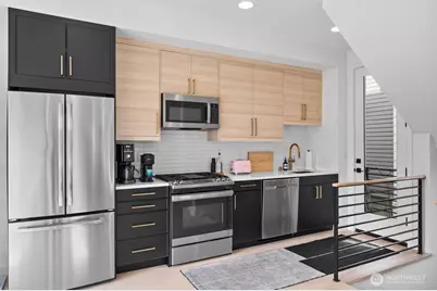 712 W Bertona Street #A, Seattle, WA 98119 - Photo 11