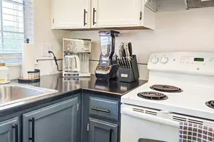 1915 E Spruce St, Seattle, WA 98122 - Photo 7