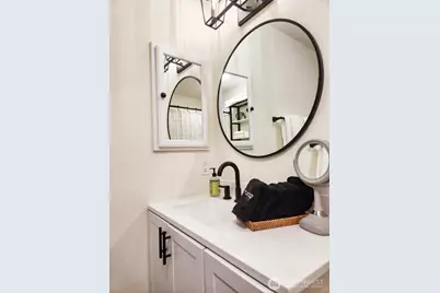 1915 E Spruce Street #B, Seattle, WA 98122 - Photo 21