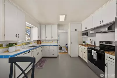 815 119th Street S, Tacoma, WA 98444 - Photo 17