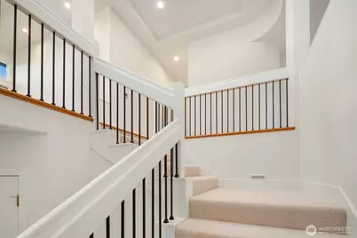 5425 156th Avenue SE, Bellevue, WA 98006 - Photo 29