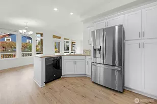 3539 SW 100th St, Seattle, WA 98146 - Photo 9