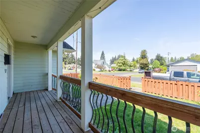 928 W Cherry Street, Centralia, WA 98531 - Photo 5