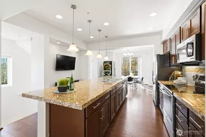 10175 156th Court NE #105, Redmond, WA 98052 - Photo 3