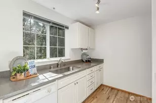 23315 Cedar Way, Mountlake Terrace, WA 98043 - Photo 9