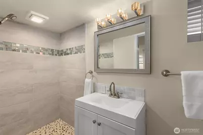 9728 23rd Avenue NE #A, Seattle, WA 98115 - Photo 15