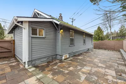 9728 23rd Avenue NE #A, Seattle, WA 98115 - Photo 27