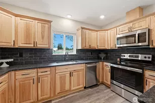 25017 Orting Kapowsin Hwy E, Graham, WA 98338 - Photo 9