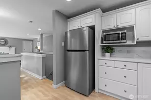 1210 108th Ave SE, Bellevue, WA 98004 - Photo 9