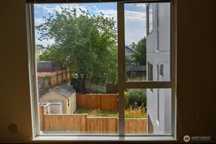 1601 N 45th St, Seattle, WA 98103 - Photo 9