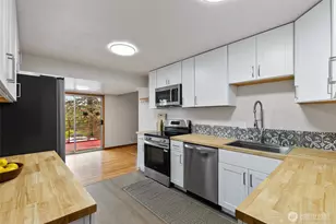 3041 24th Ave W, Seattle, WA 98199 - Photo 13