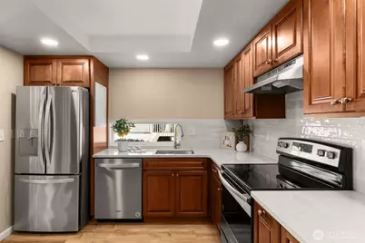 243 169th Avenue NE, Bellevue, WA 98008 - Photo 9