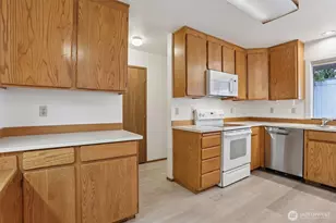 12005 NE 83rd St, Kirkland, WA 98033 - Photo 9