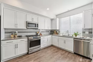 10942 NE 189th Pl, Bothell, WA 98011 - Photo 9