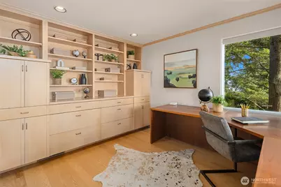 2047 Killarney Way, Bellevue, WA 98004 - Photo 25
